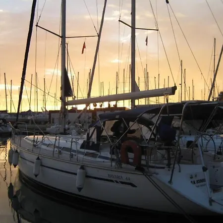 Apartmán Sailing On A Private Acht Bavaria 44 With Captan